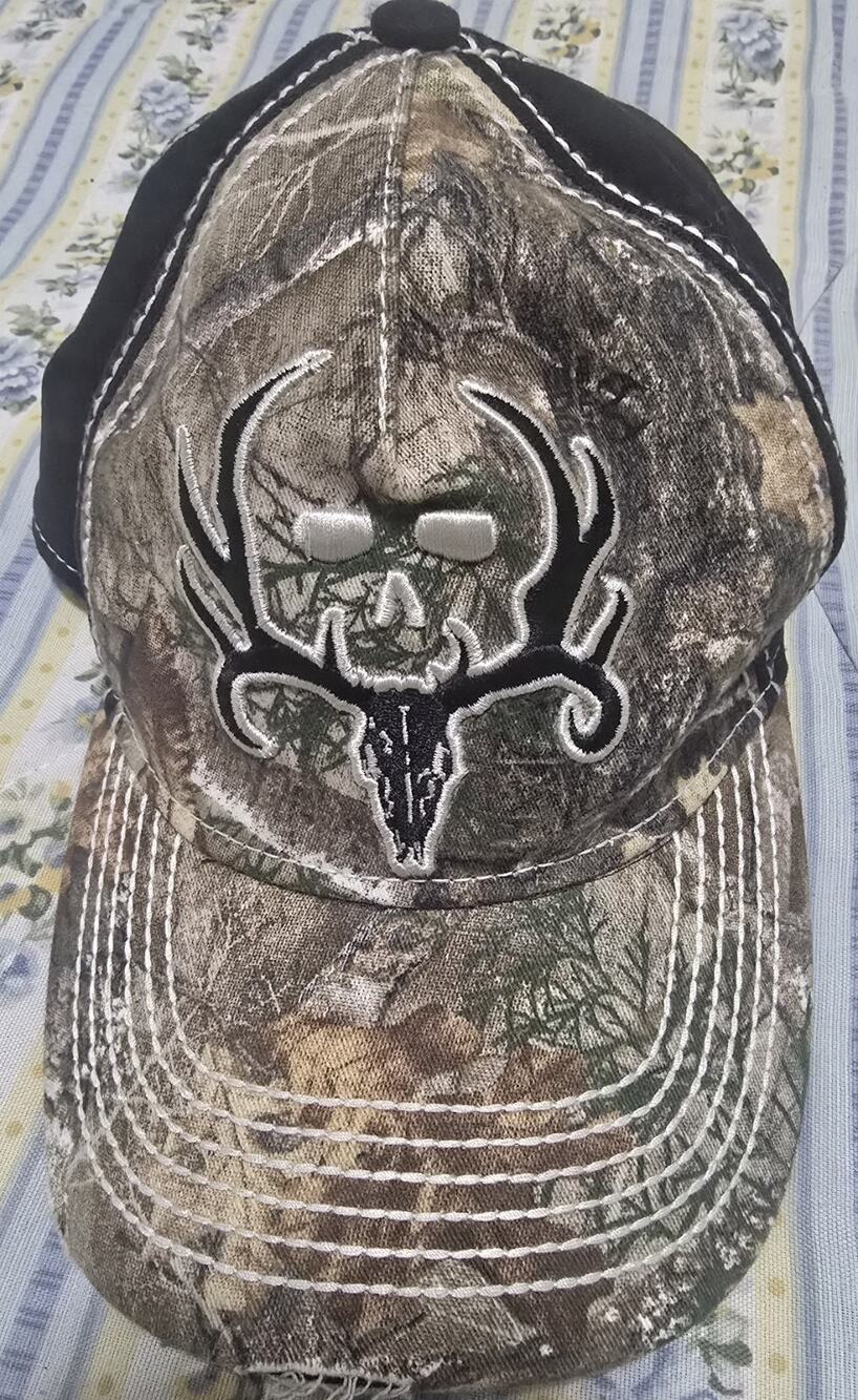 Bone Collector Fitted Cap Hat S/M Camo Black Embroidered Skull Logo Hat